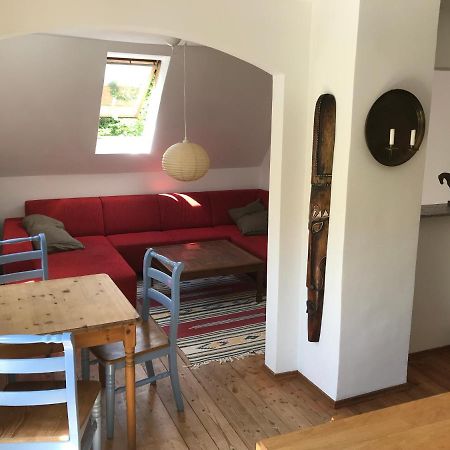 Charmante Altbau-Dg-Wohnung Münih Dış mekan fotoğraf